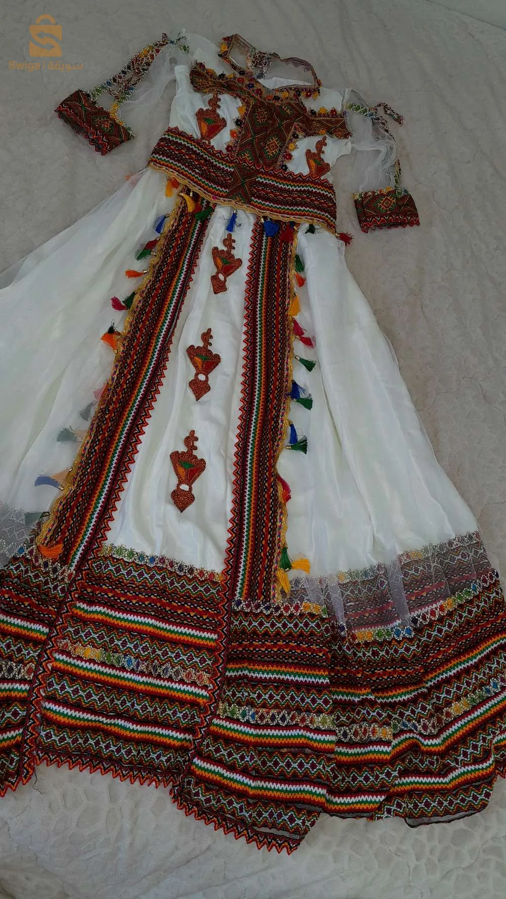 قبايلية للبيع بجميع اكسسواراتها