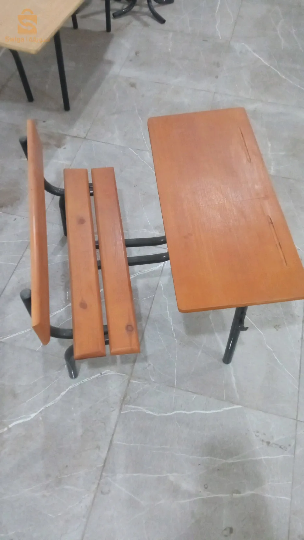 طاولات مدرسية ذات جودة حسب القياس 1/2/3