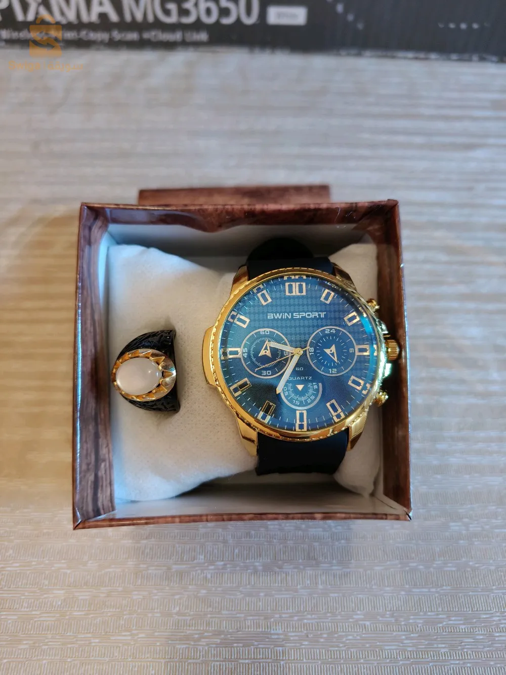 ساعة نوعية جيدة + خاتم + علبة مناسبة للهدايا و المناسبات الحالة : جديدة