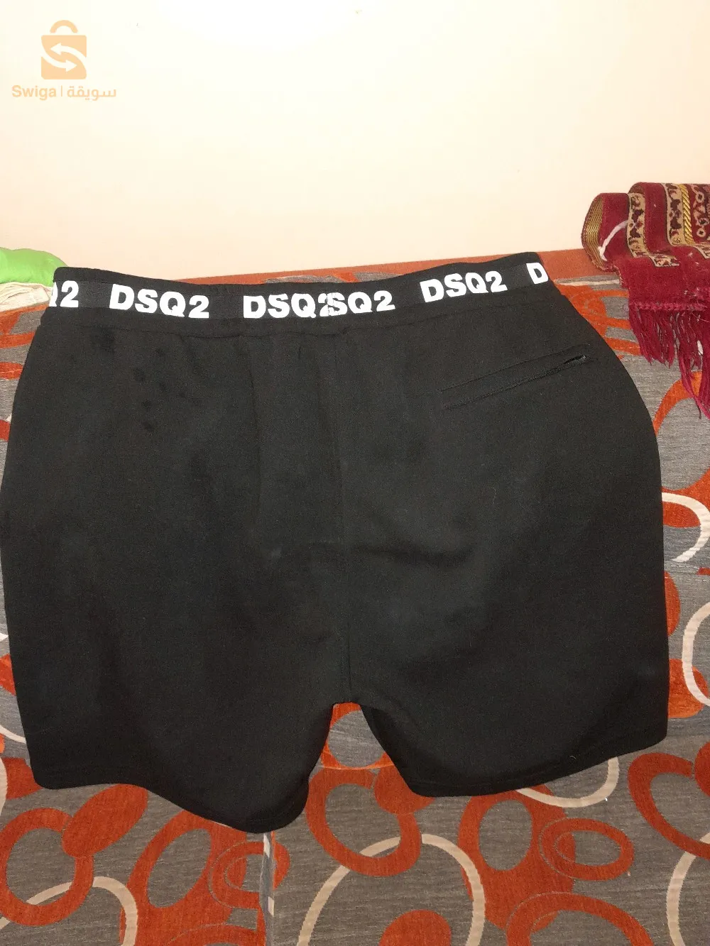 short desquare  noir taille L