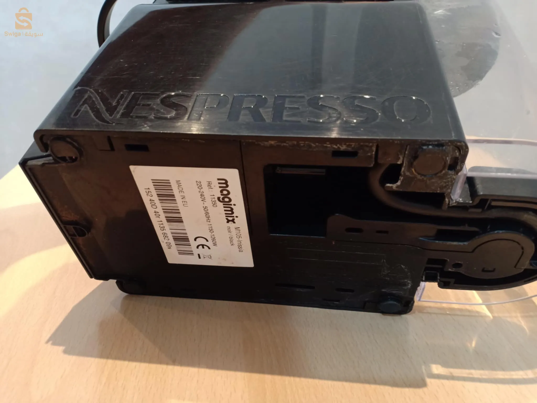 مشينة قهوة إسبريسو" Espresso " في اللون الاسود جديدة كل شيء جديد فيها بسعر مناسب!!!