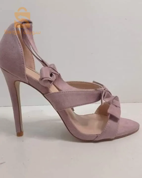 Sandales à talons hauts en daim 🇨🇵BESTELLE
🇨🇵
❌️Quantité très limitée ❌️