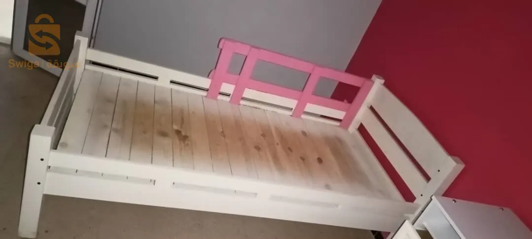 command + table de nuit (enfants)