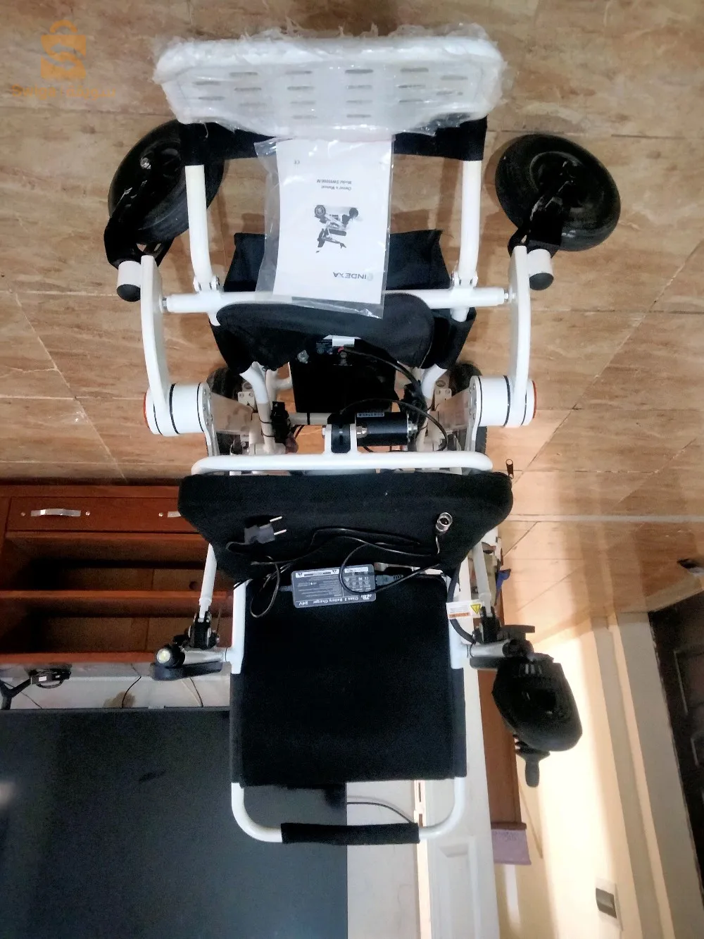 كرسي كهربائي متحرك