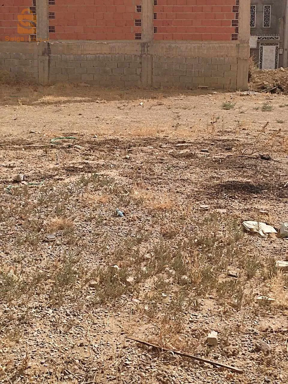 عندي 205 m² 13*15.7 .13m de façade Gaz +Électricité.قطعة ارض للبيع مساحتها 205م  تيبورتين برج بوعريريج  فيها الغاز و الكهرباء رقم الهاتف 0772292006