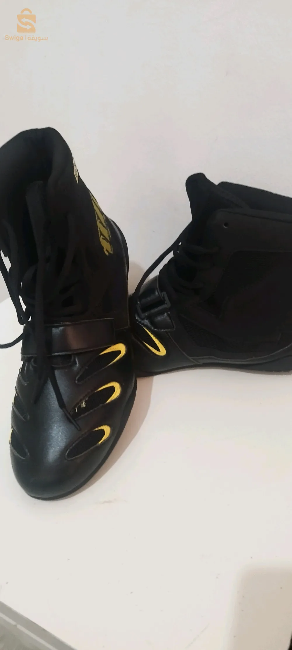 chaussures de sport box et lut