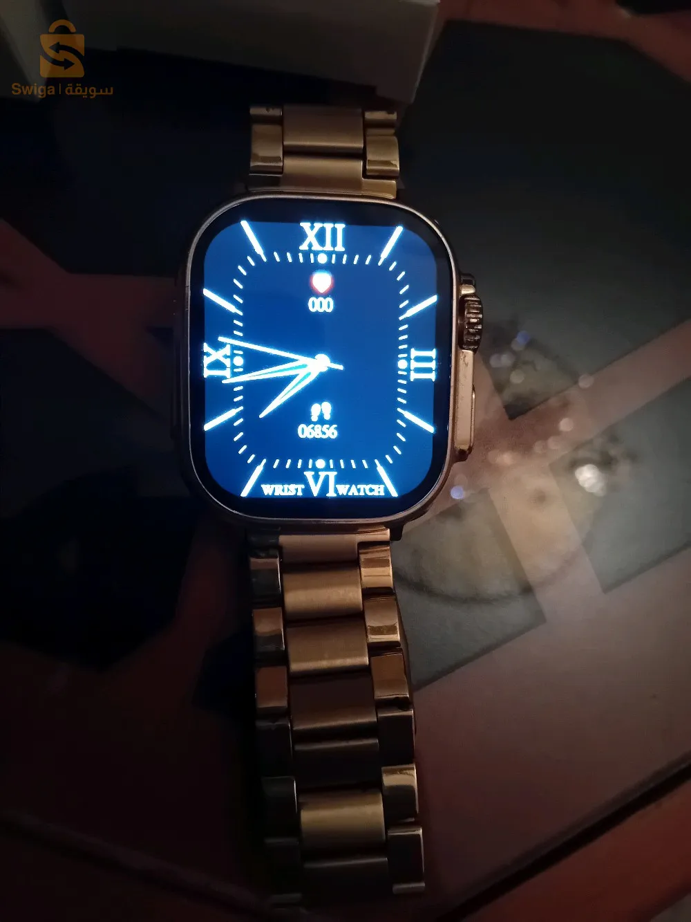ساعة ذكية ملكية ..بكل مستلزماتها