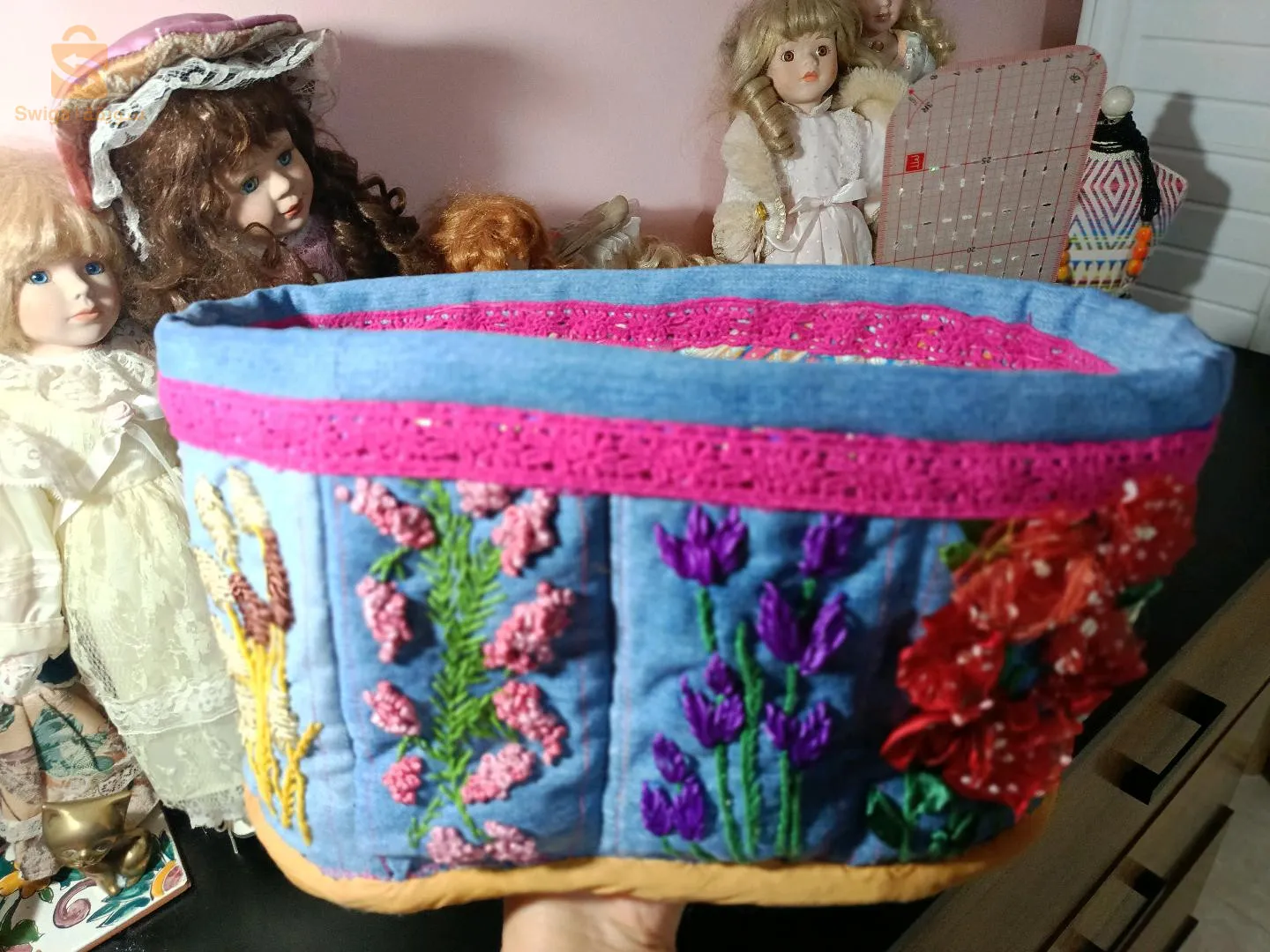 Corbeille en djean brodée