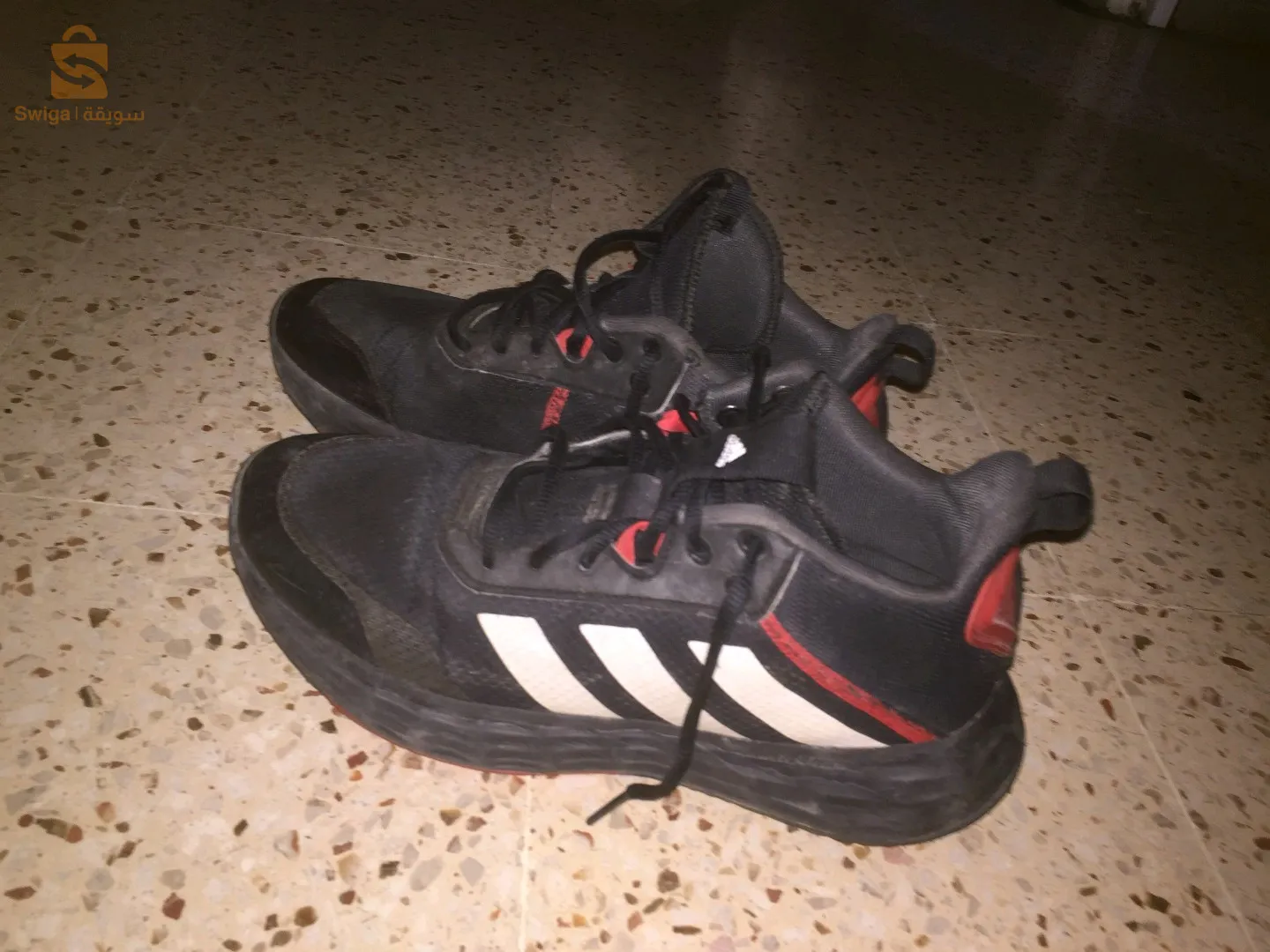 chaussur adidas 2020 taille : 42