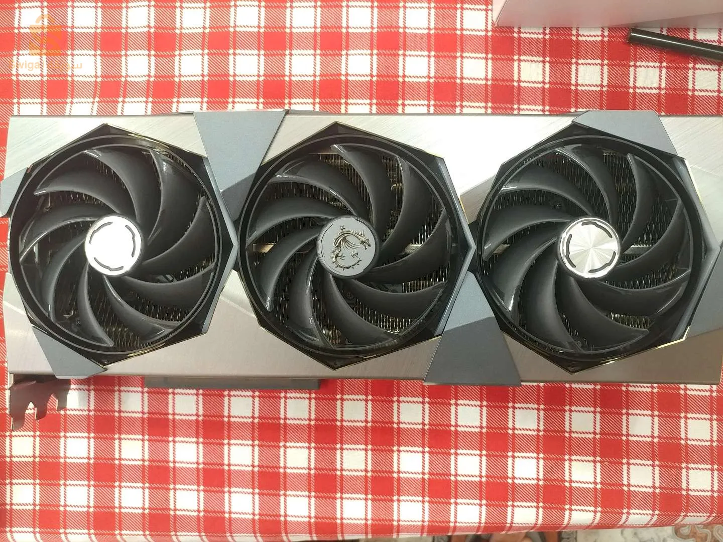 كرت شاشة RTX 5080 SUPRIM x