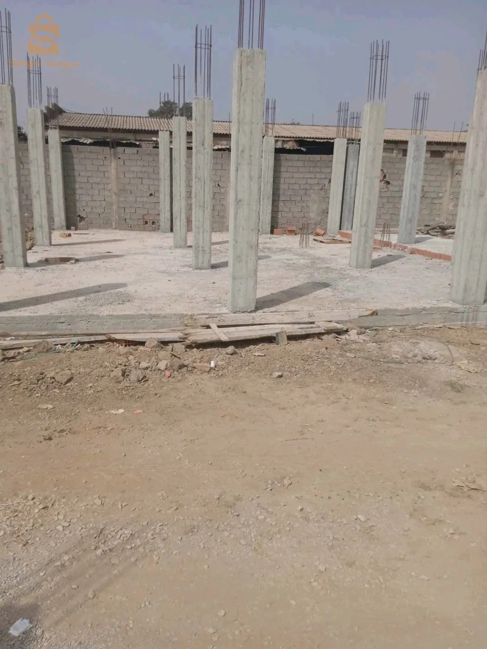 الجامع قريب ٣٠٠ ميترا الكهرباء والماء ٠٥ متر