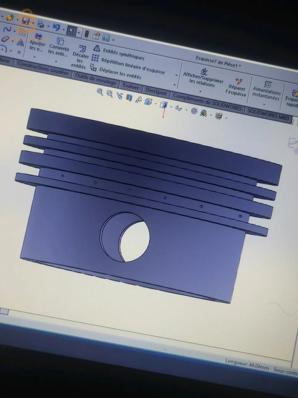 تصميم الهياكل والقطع الميكانيكية