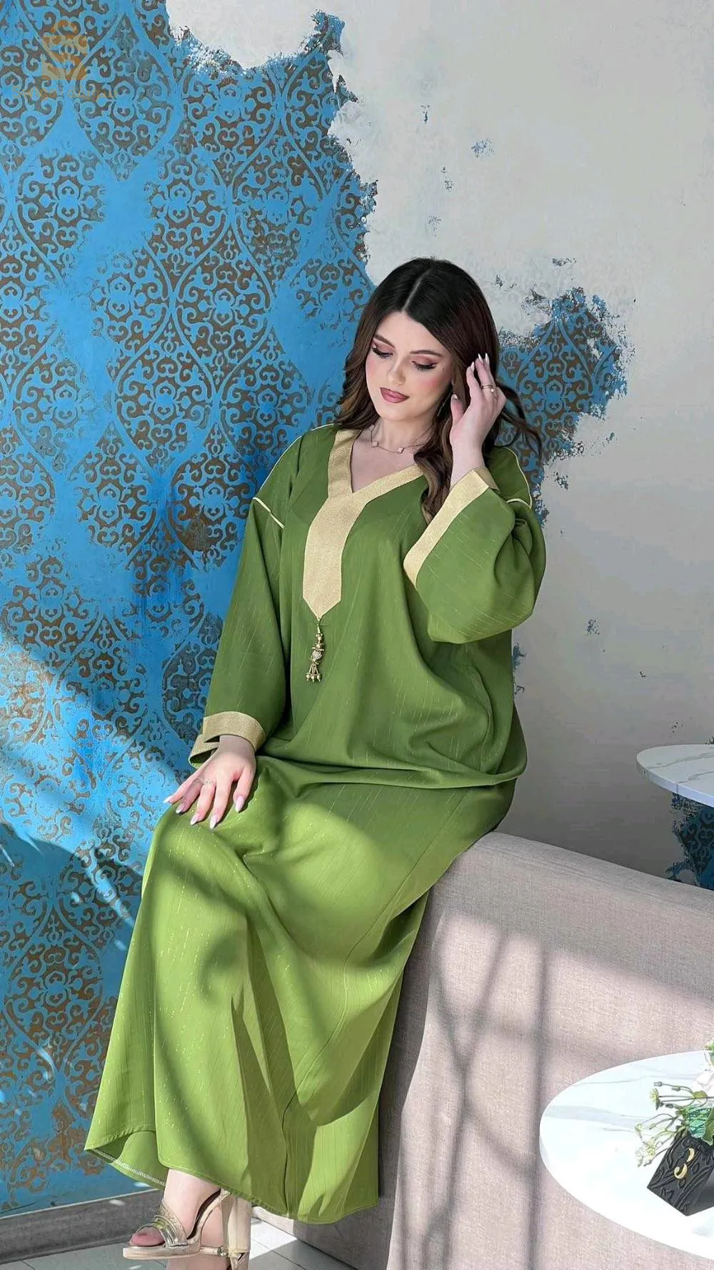 فستان نسائي