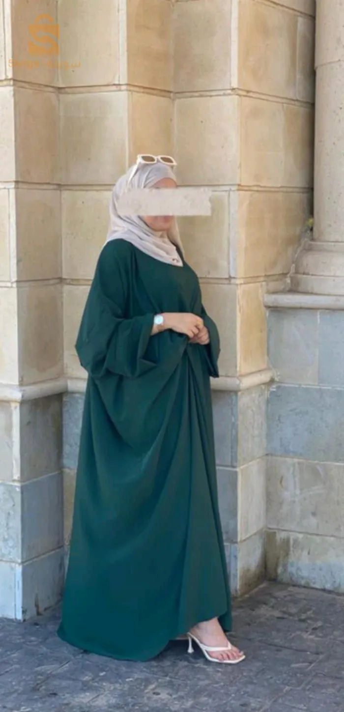 عباءات فضفاضة بكل الالوان