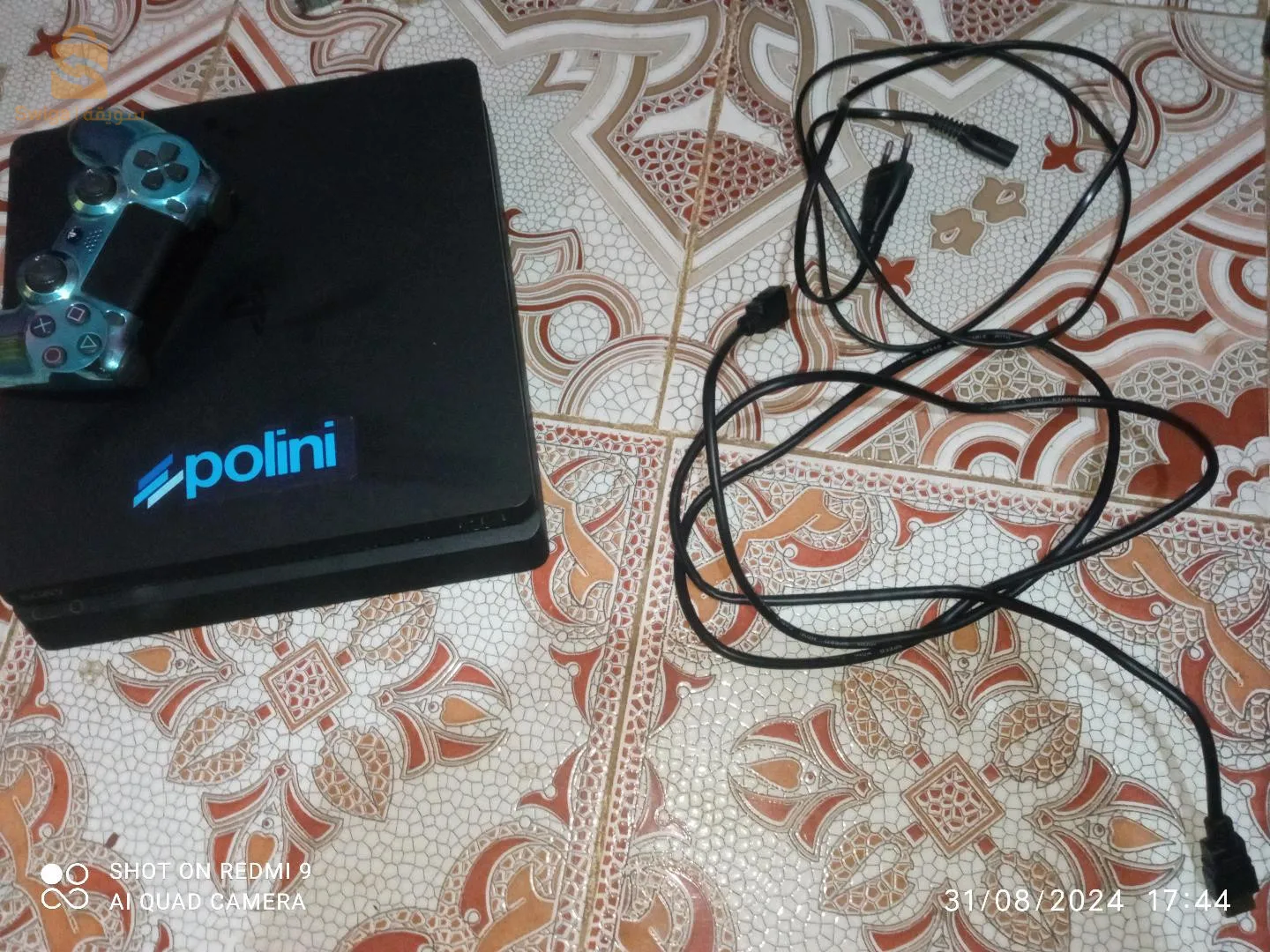 PS4 slim & Volant Hori rwa