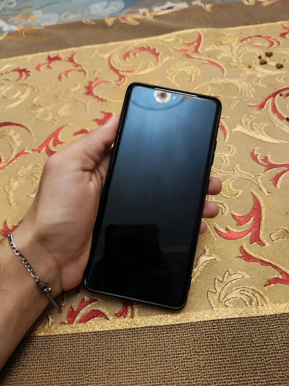 Samsung s21 ultra original 128/12
fi point noir fel l'écran