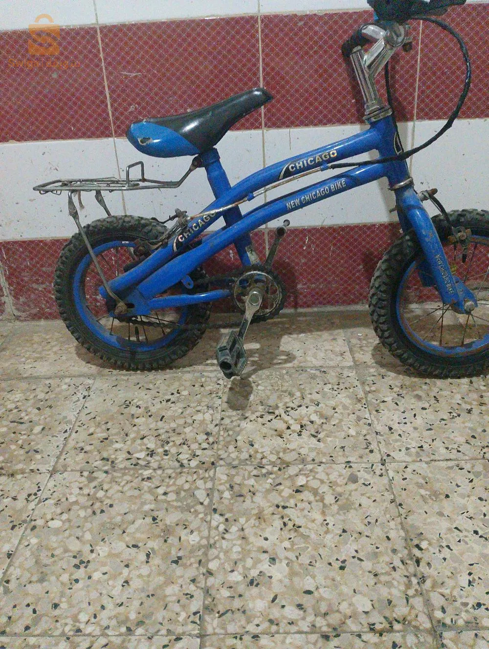 لا يوجد توصيل وفيها شوية اضرار