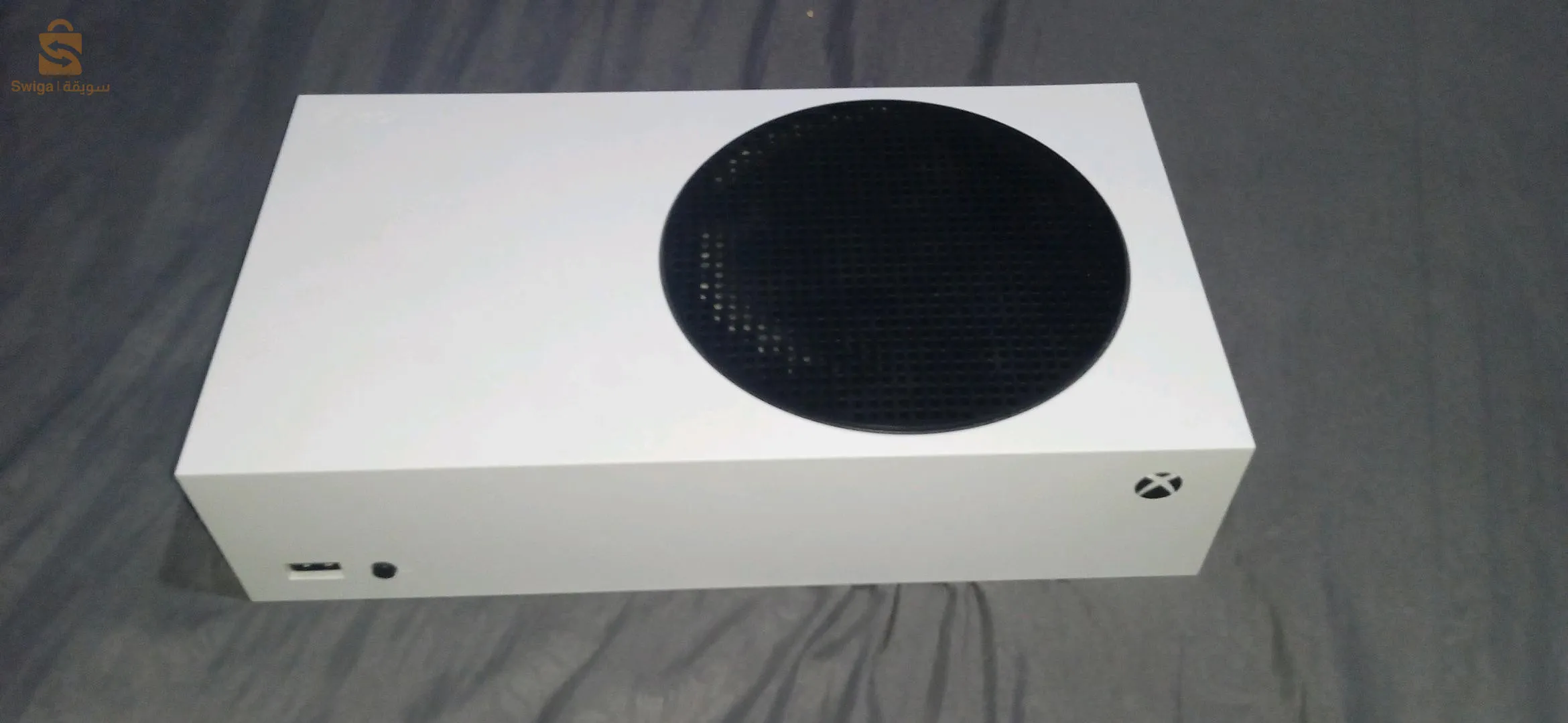 xbox series s avec boîte et manette utiliser 1 mois très bon état