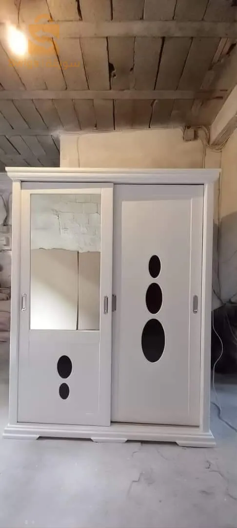 خزانة خشب أحمر ⚒️🔥