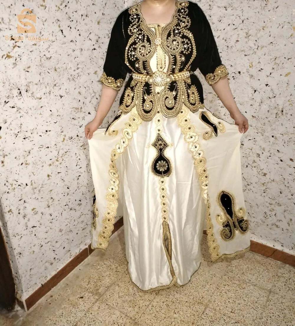 بلوزة وهرانية بالبرنوس