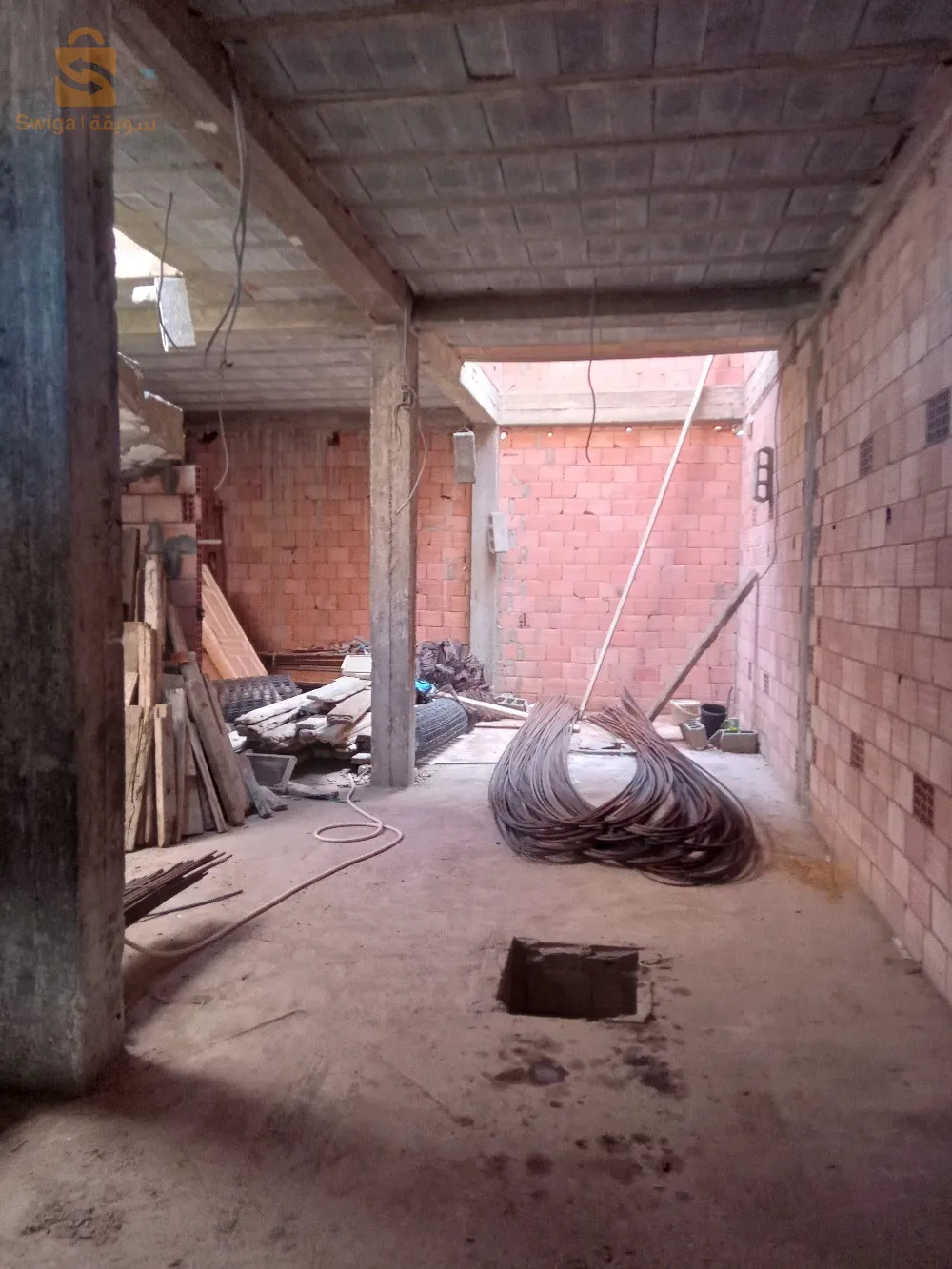 House for sale on the first floor in Batoua