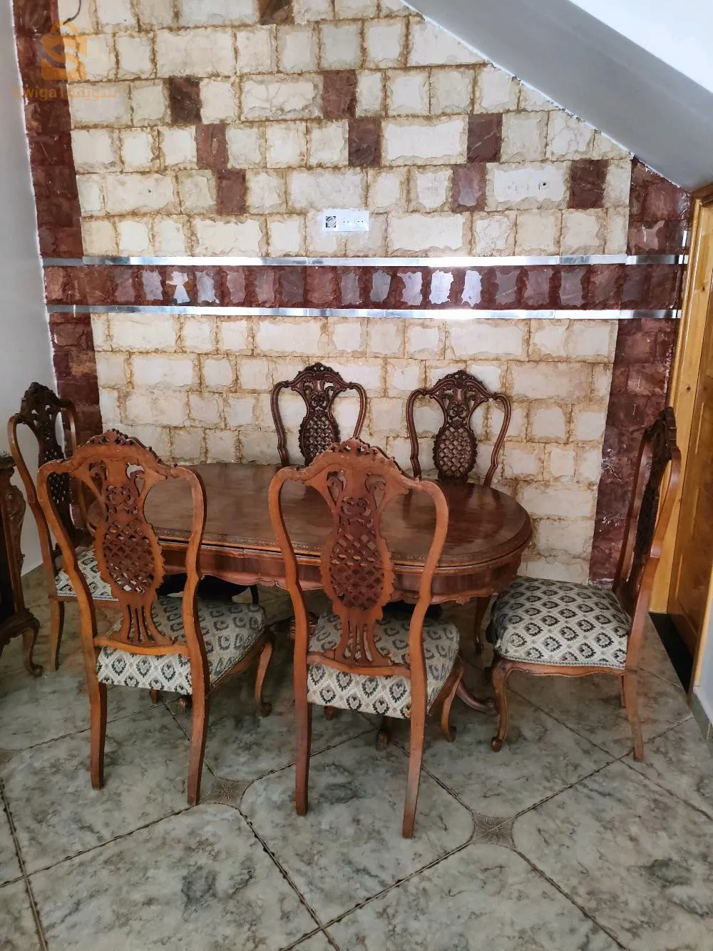 اثاث رفيع النوع للبيع