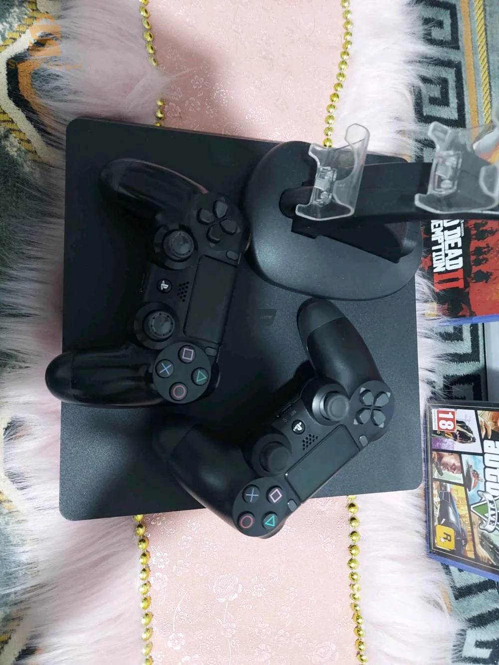 بلاي 4 سلم في حالة جيدة