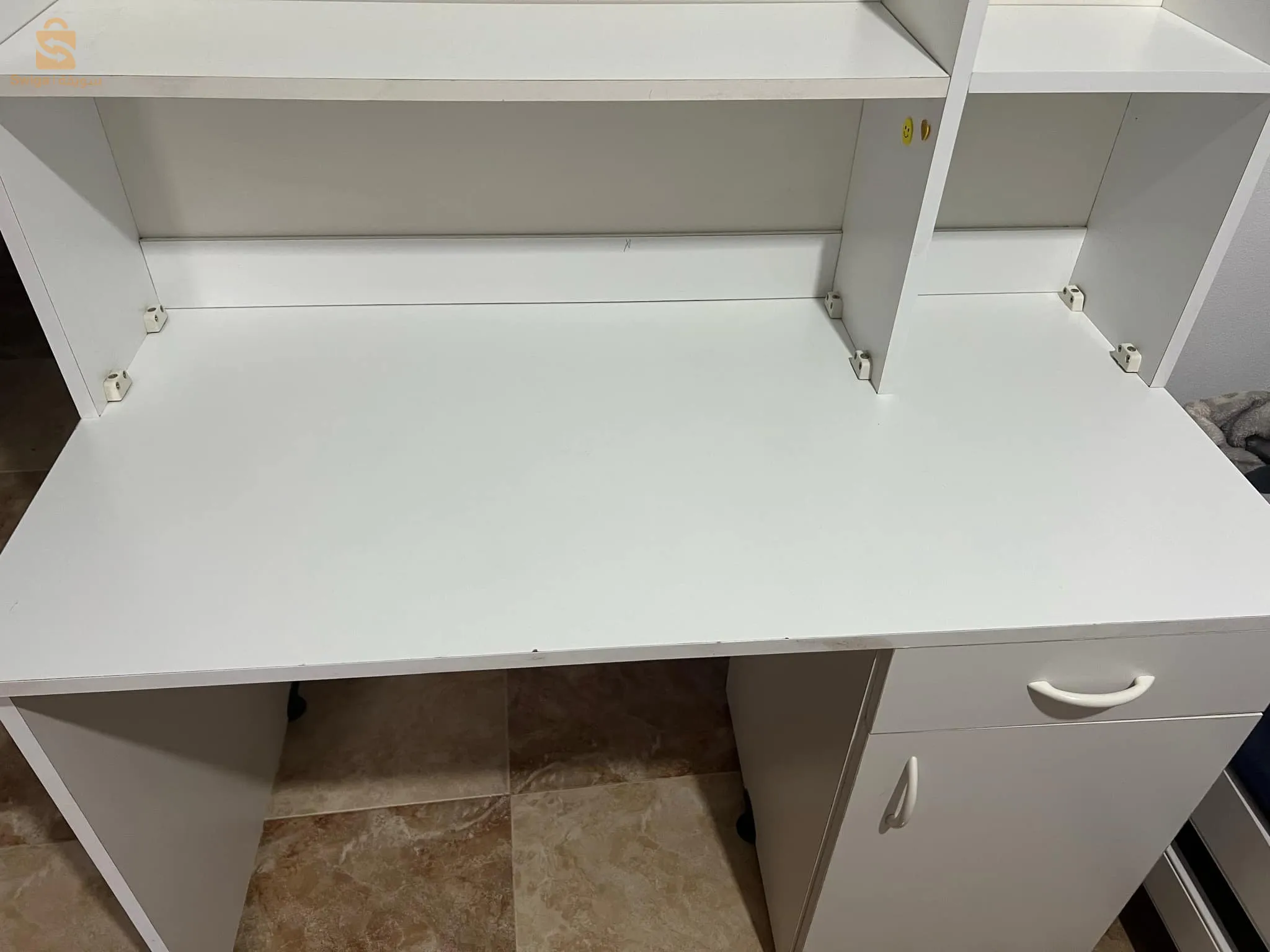 desk for students