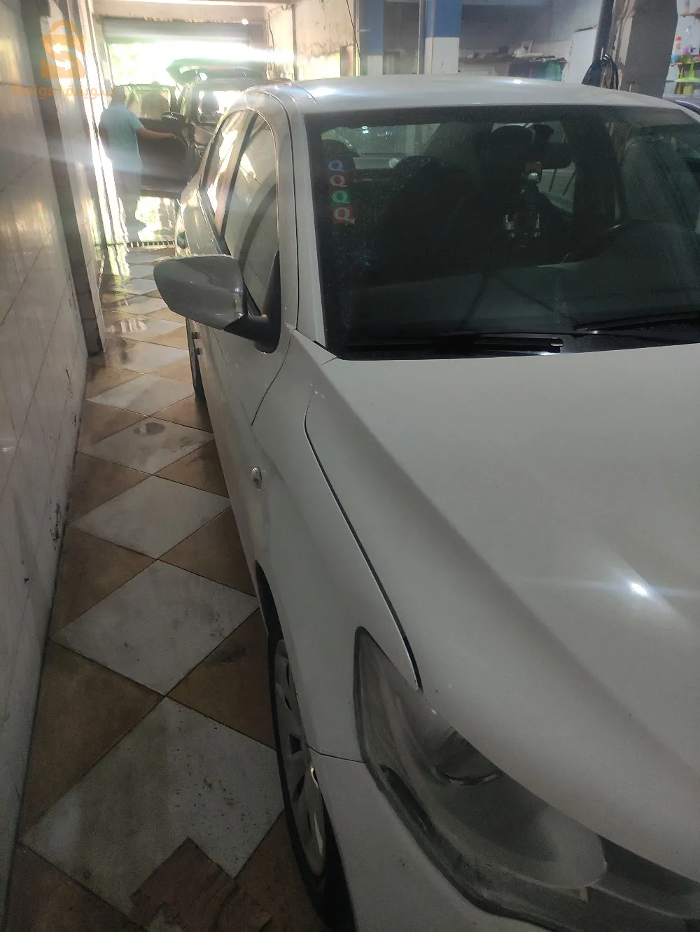 سيارة نظيفة