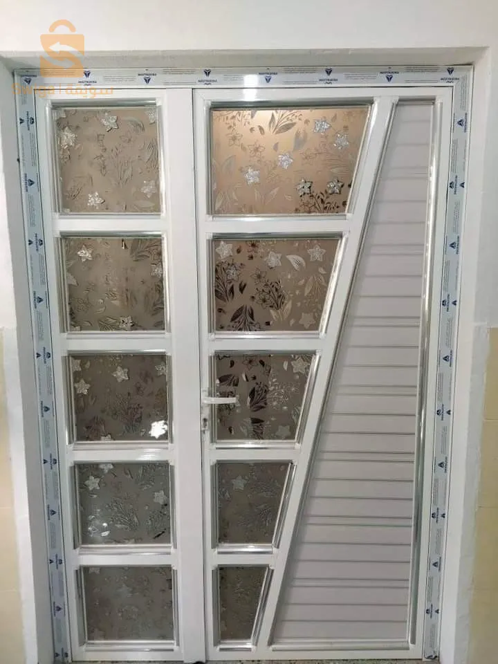 صناعة أبواب ونوافذ الألمنيوم و بلاكارات بطريقة إحترافية