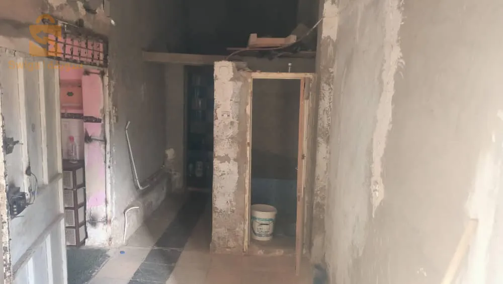 Il se rendit à Bab al-Fath avec l'entrée