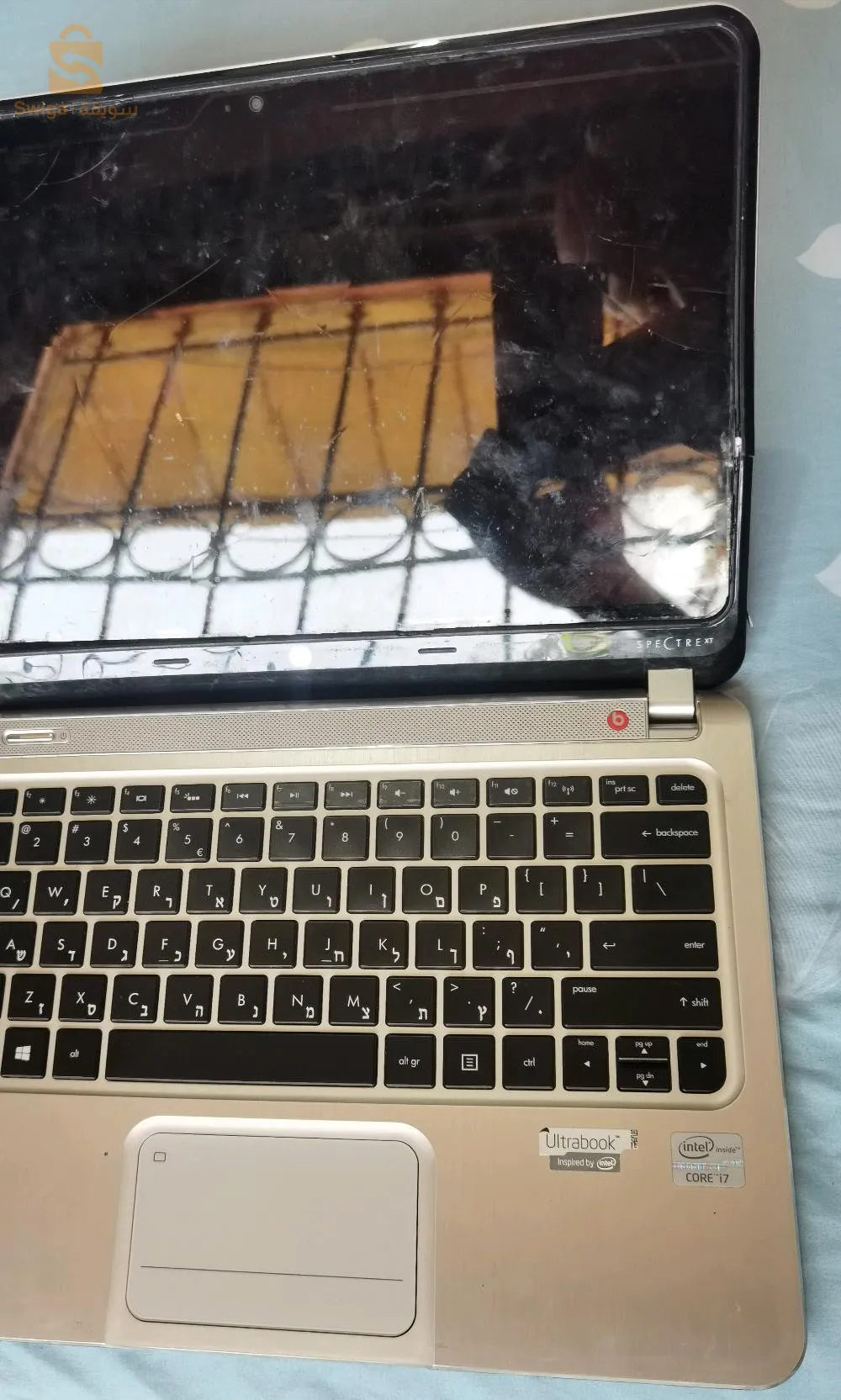 Pies Hp pro ultrabook (DV6) i7     3eme generation
13.3 " Ecaran tactile
Probleme Afficher Cassi