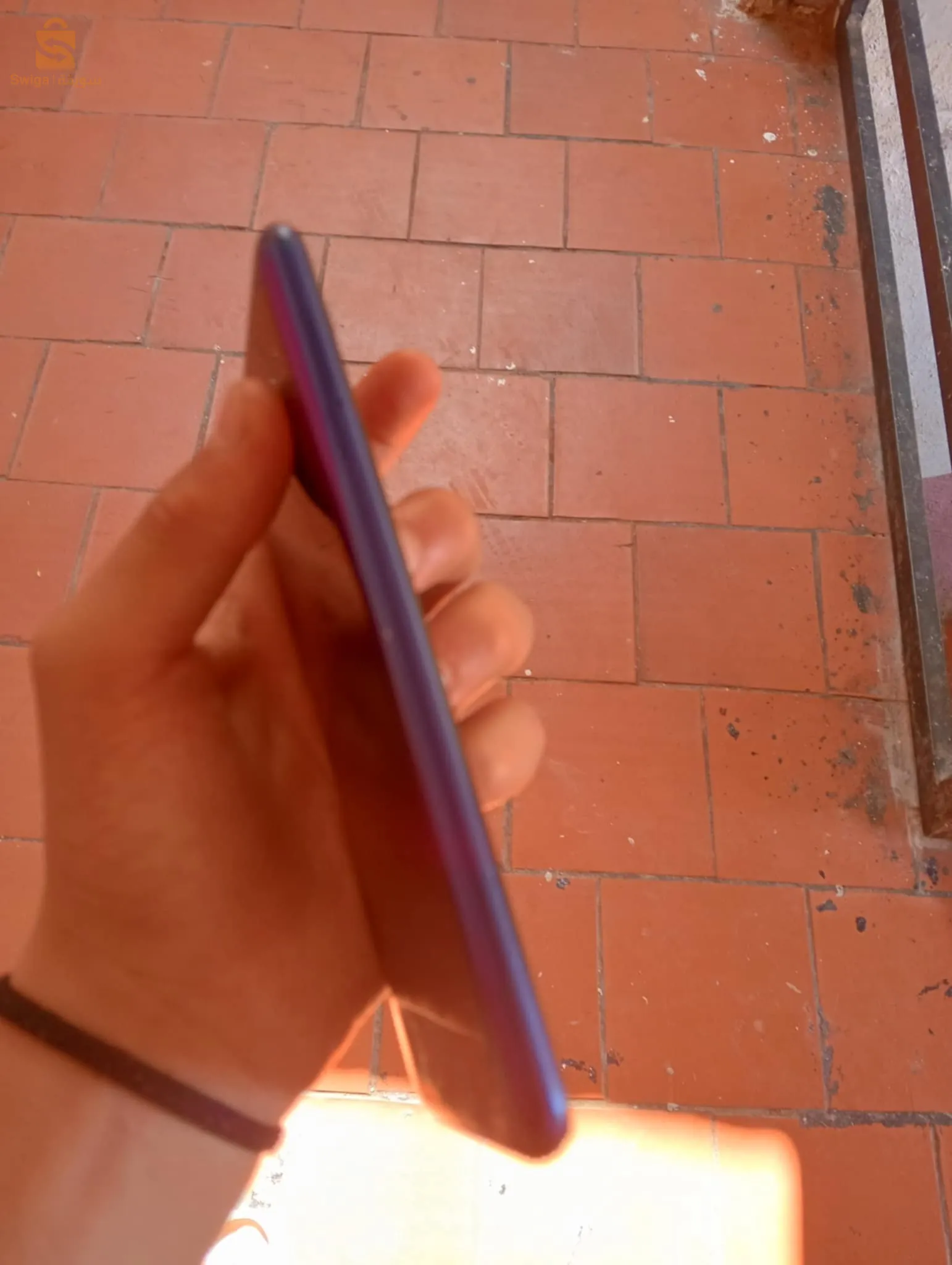 samsung A10 fih kolchi kadm fih darb ghir saghir rhi fi taswir