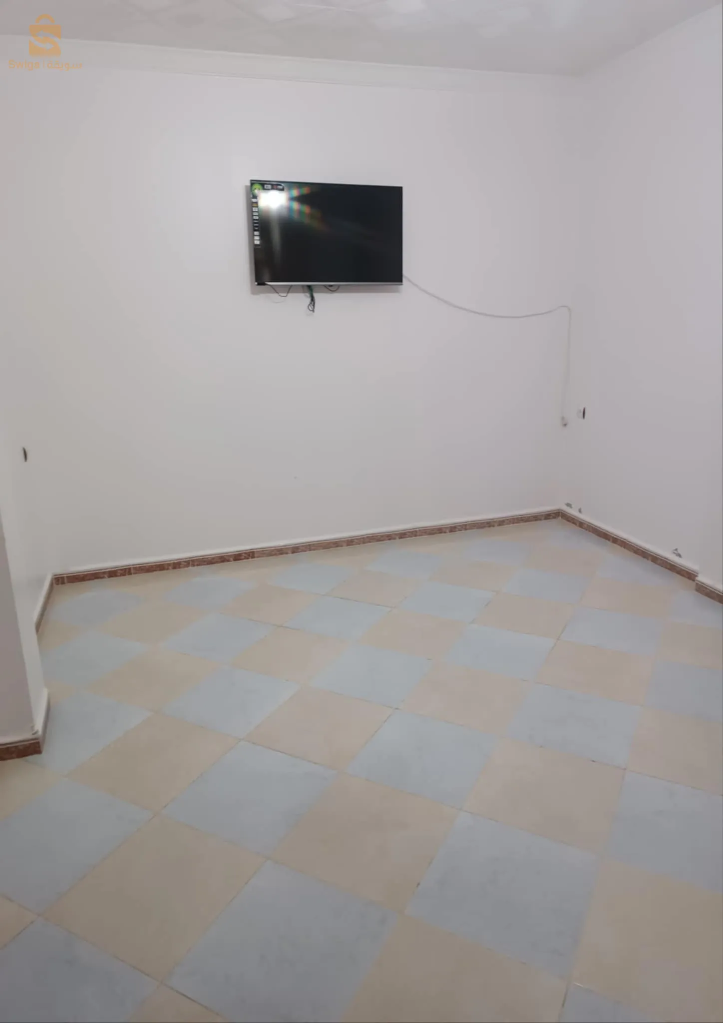 متوفر خزان ماء سعة 2500 لتر كهرباء غاز