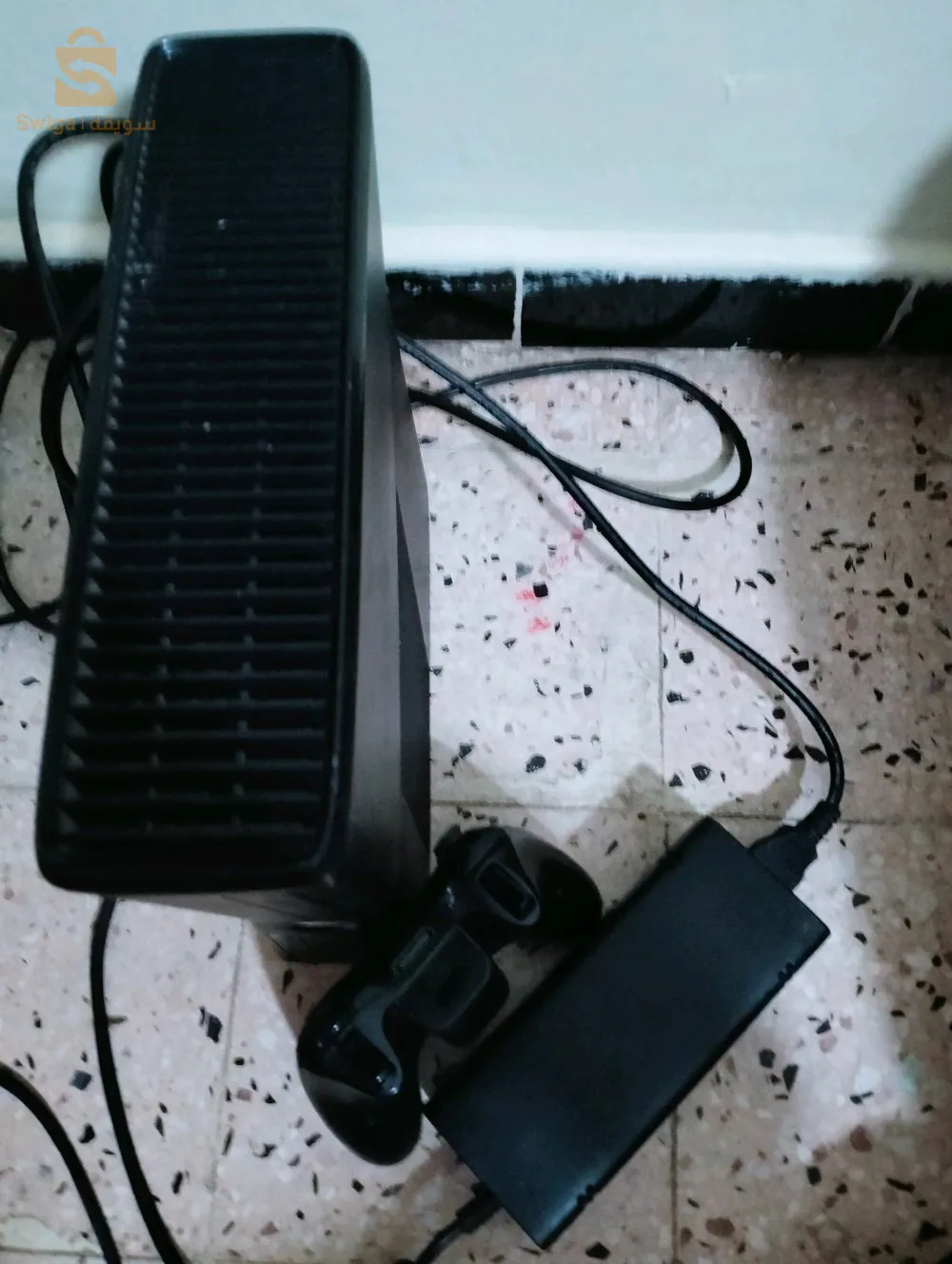 Xbox360 slimفي حالة جيدةmanate 1