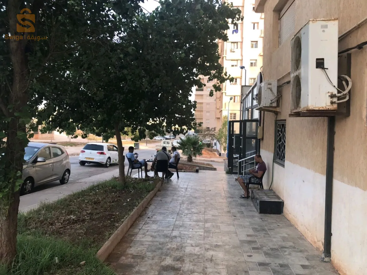 نت موثق ولا طبيب ولا طبيب اسنان ولا قاضي ولا بيطري تخصص حجامة و لا قاضي .....  . و تسحق مكتب
 في وهران اتصل بنا 
0797624273