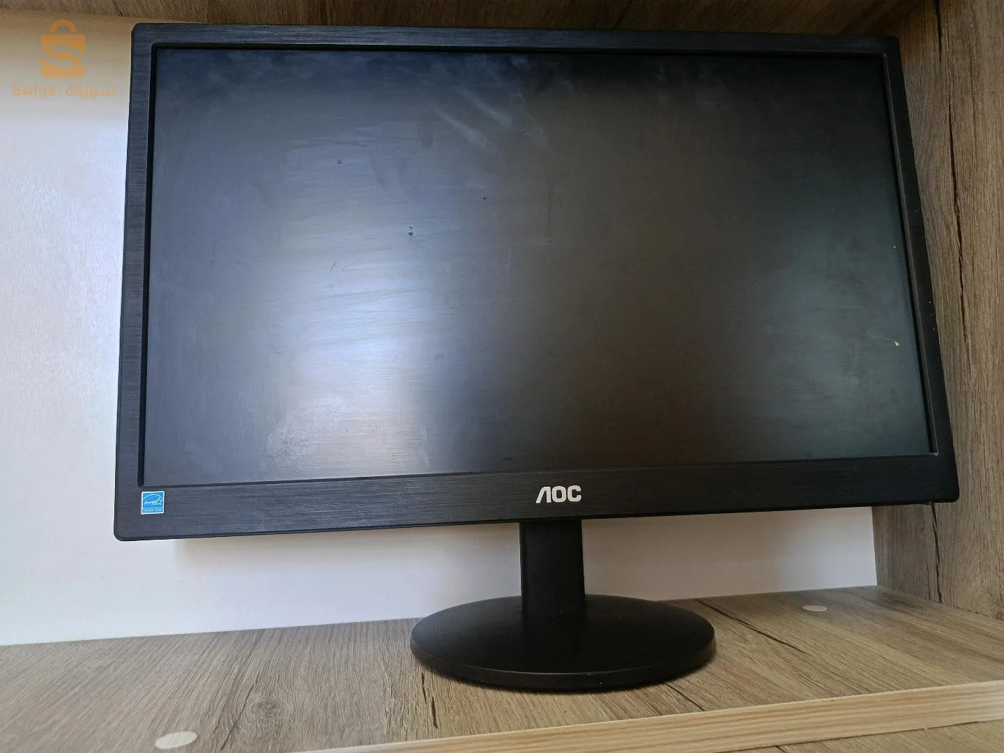 كمبيوتر  مكتب للبيع (قابل للتفاوض)