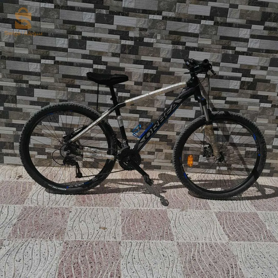 دراجتان هوائيتان