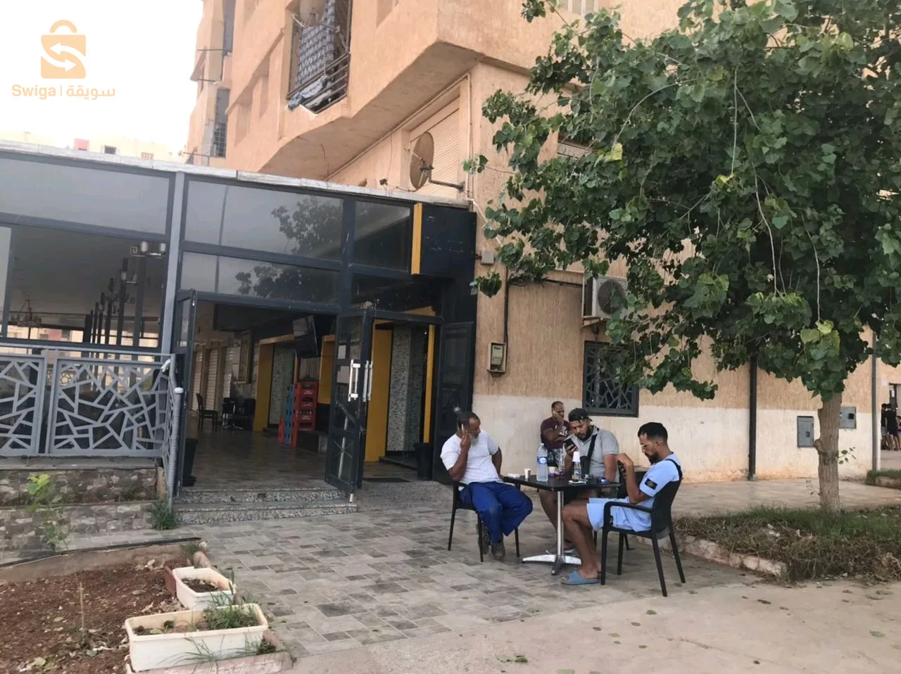 نت موثق ولا طبيب ولا طبيب اسنان ولا قاضي ولا بيطري تخصص حجامة و لا قاضي .....  . و تسحق مكتب
 في وهران اتصل بنا 
0797624273