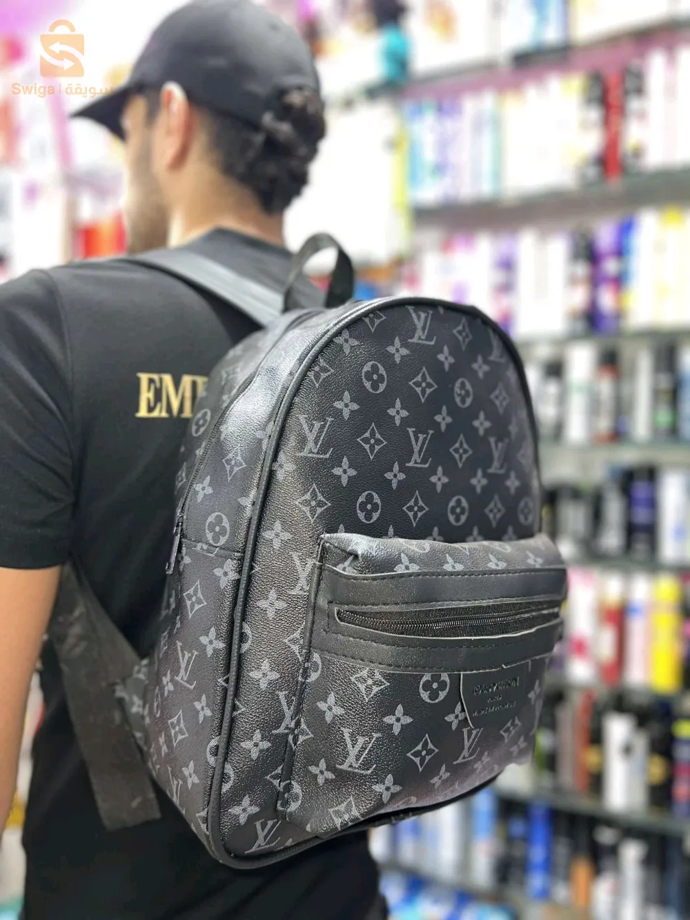 Sacs a dos 🎒 pour homme 👱 et femme 👱‍♀️ Très bonne qualité 👍Livraison disponible Bienvenue 🤝