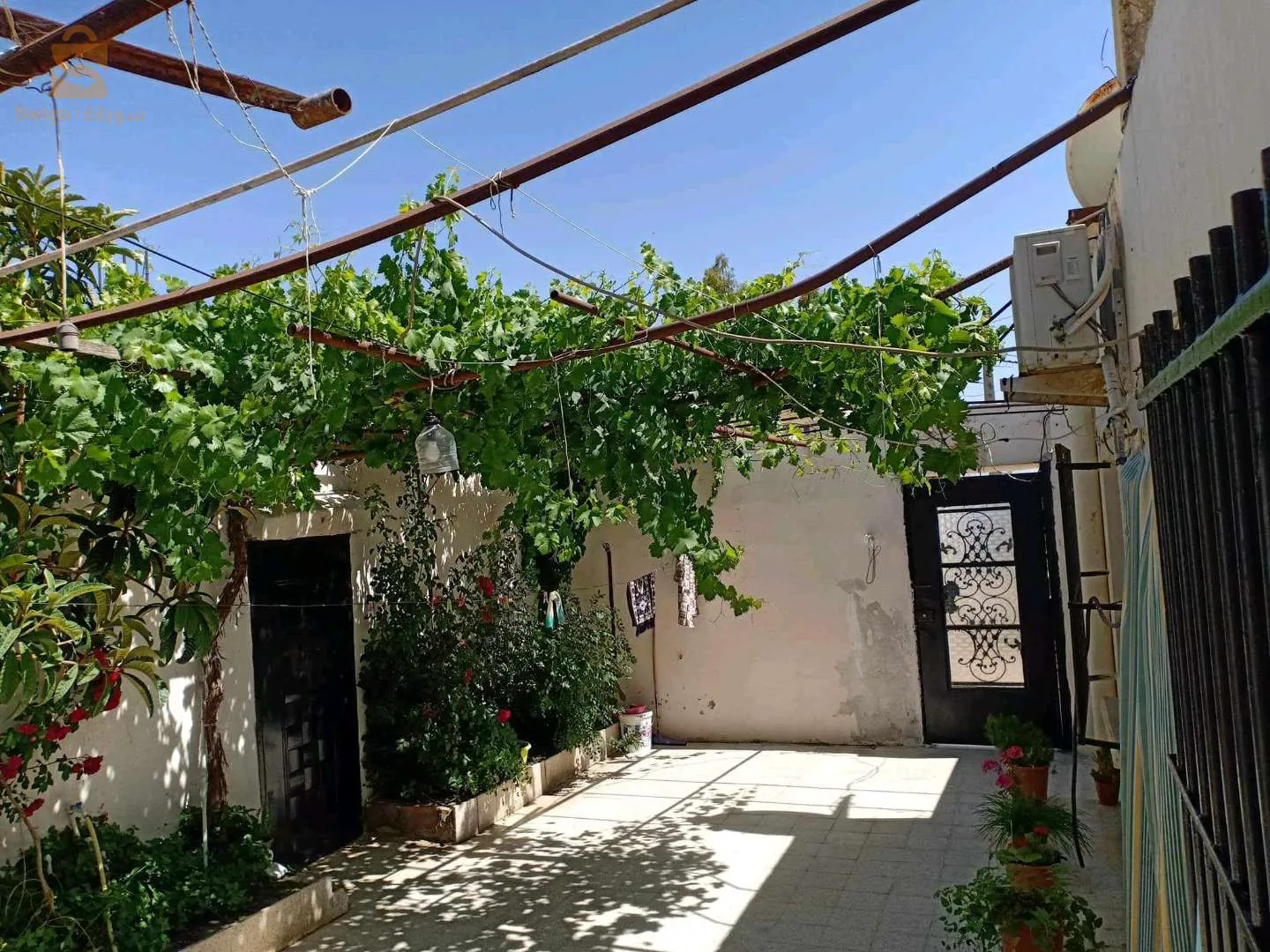 سكن f3أرضية للبيع ولاية المدية بلدية ذراع سمار 
ملكية
 المساحة الإجمالية حوالي 3أر  
مساحة السكن 12 م/8م بعقد الملكية 
مساحة الكلكاصة 15م/8م راهي فالتسوية 
كما يتوفر على وسط الدار اللي راهو فالصورة 
قريب من الدرك الوطني ، المسجد ، المدرسة ،المتوسطة والثانوية وأيضا المركز الصحي ، النقل وحتى المكتبة 
الأهم والله على ما أقول شهيد الجيران ماشاء الله
المهتم يتصل   0782962611