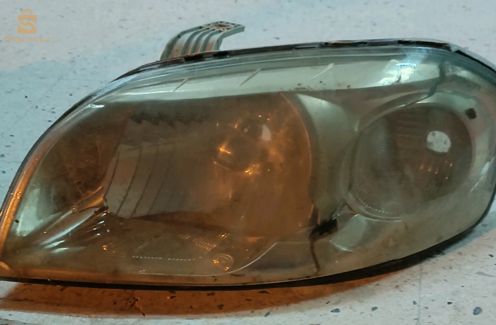 اضواء أمامية و خلفية السيارة أفيو شفروليه