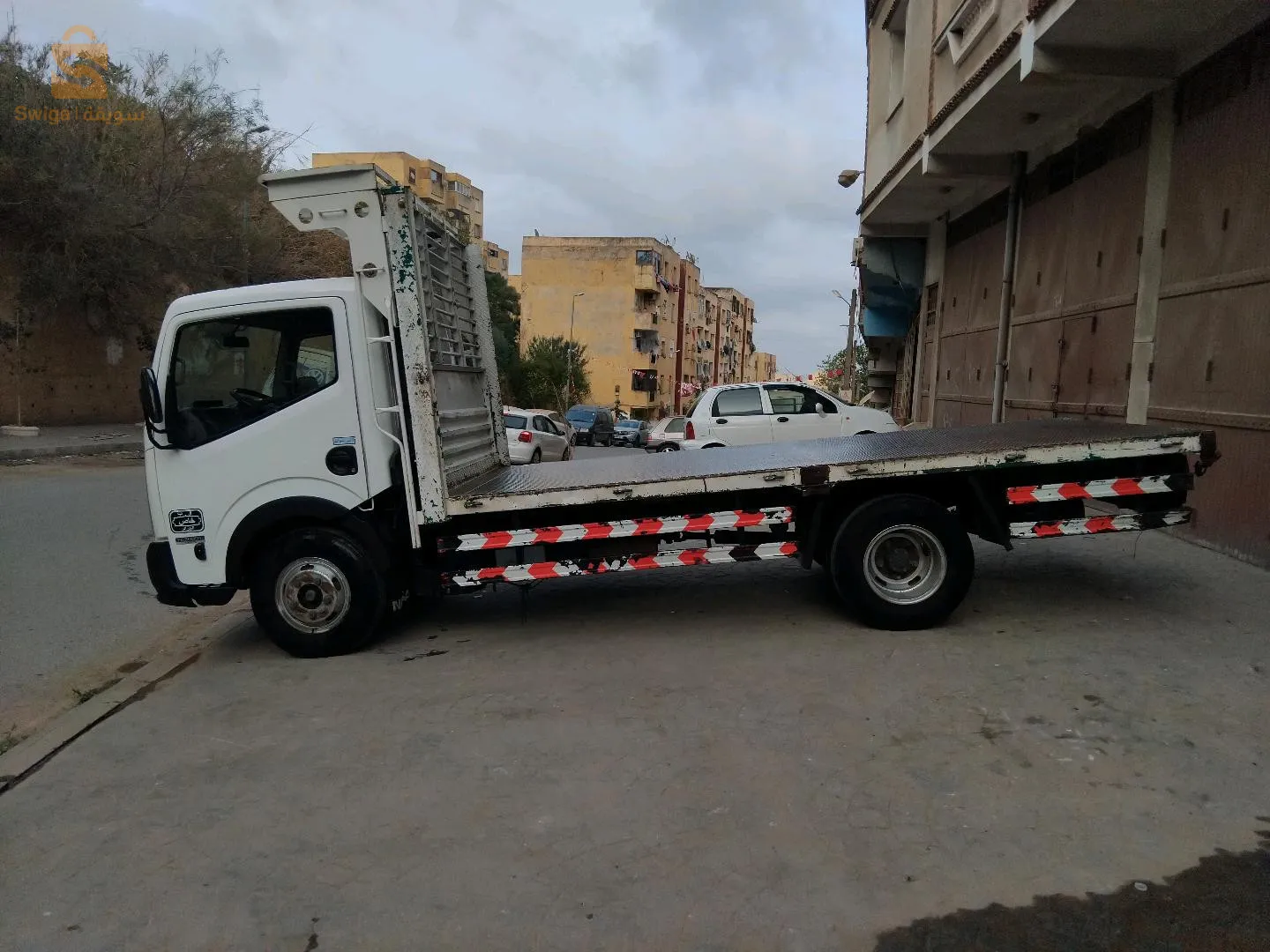 للبيع