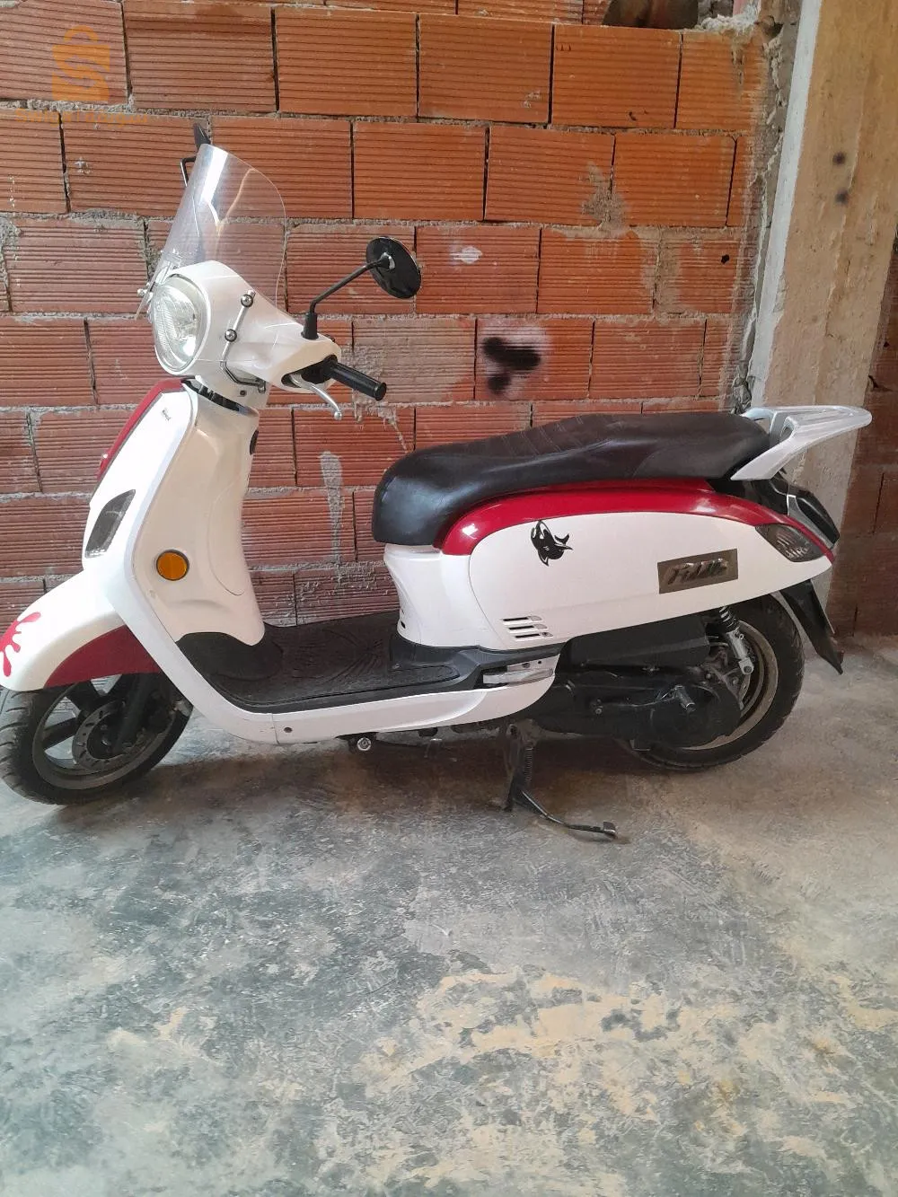 دراجة نارية للبيع