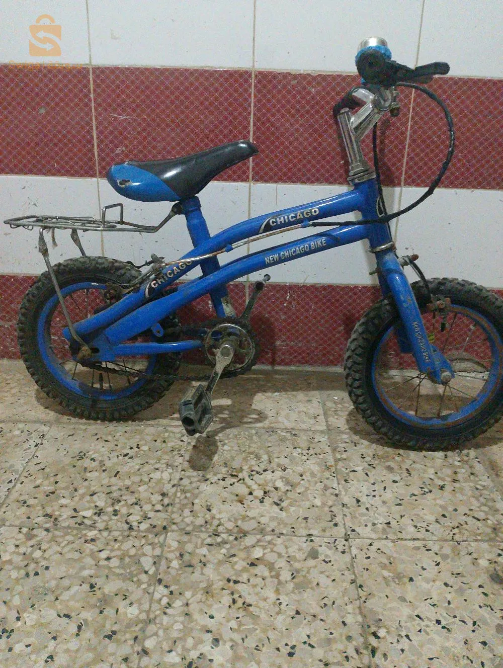 لا يوجد توصيل وفيها شوية اضرار