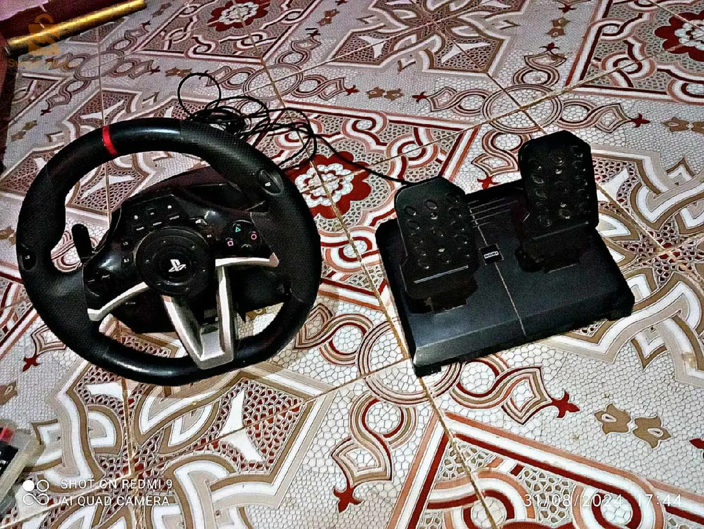 PS4 slim & Volant Hori rwa