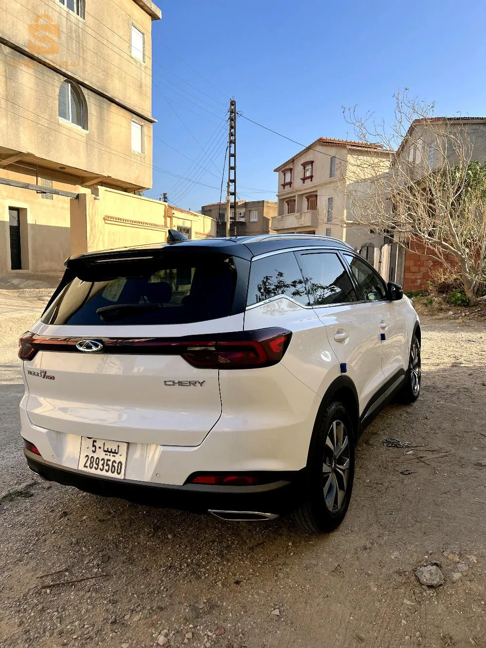 سيارة مجمولة