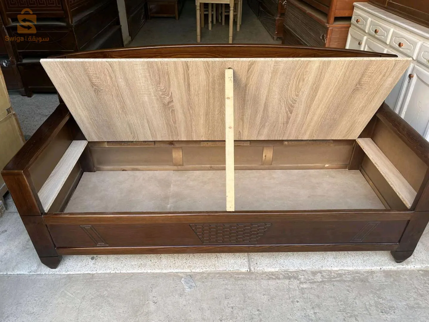 canapé codoire coffret en bois rouge