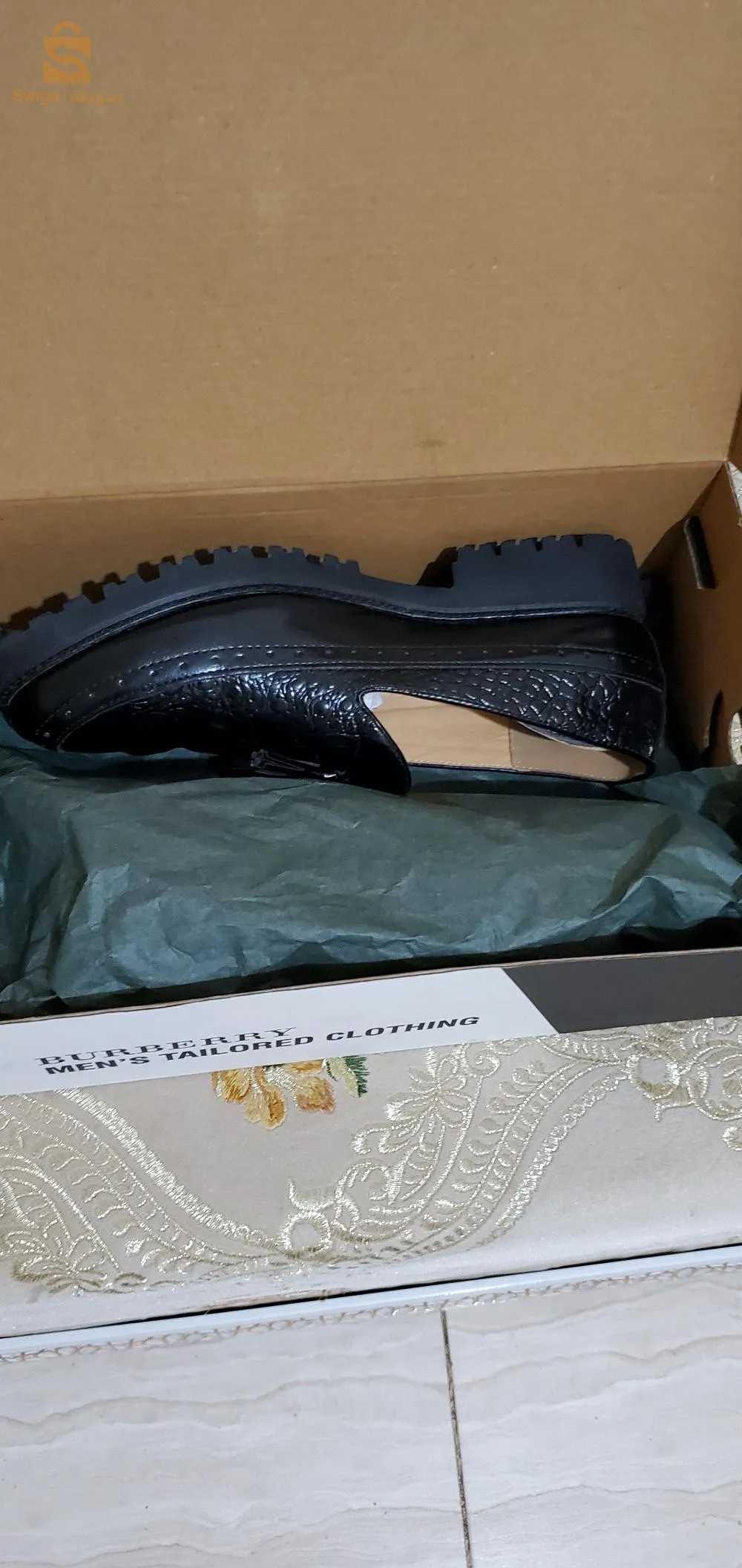 حذاء كلاسيكي بمقاس 41 جديد كليا