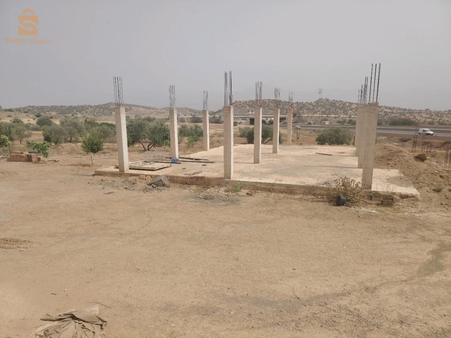 Slt tout le monde tèrain à vendre industrielle